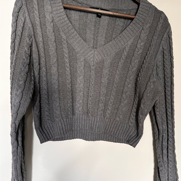 Love Tree Cropped Knitted Grey Sweater.  Size Large. - Picture 3 of 3